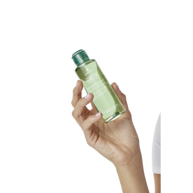 Biretix_Oil_Control_Solution_Mano_01-scaled-beauty by maris.jpg